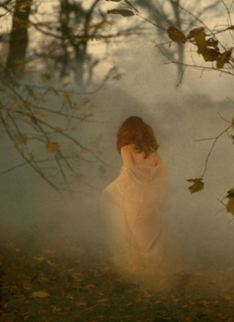 Моя любовь в рассвет совсем ушла...