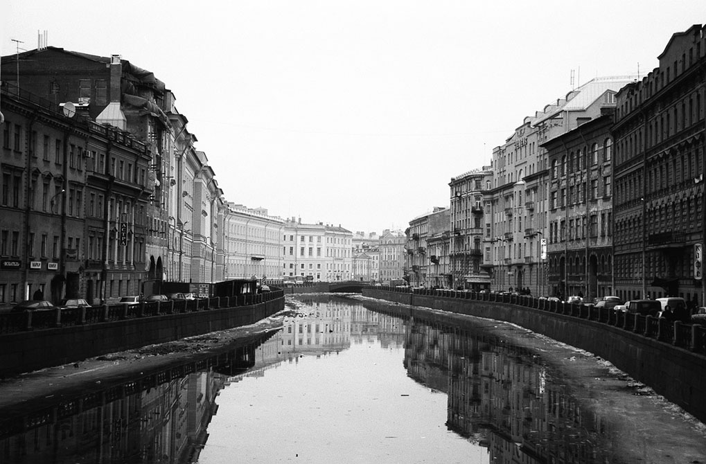 Депрессия спб. Санкт-Петербург серый. Серость Петербурга. Питер серый город. Петербург серый и унылый.