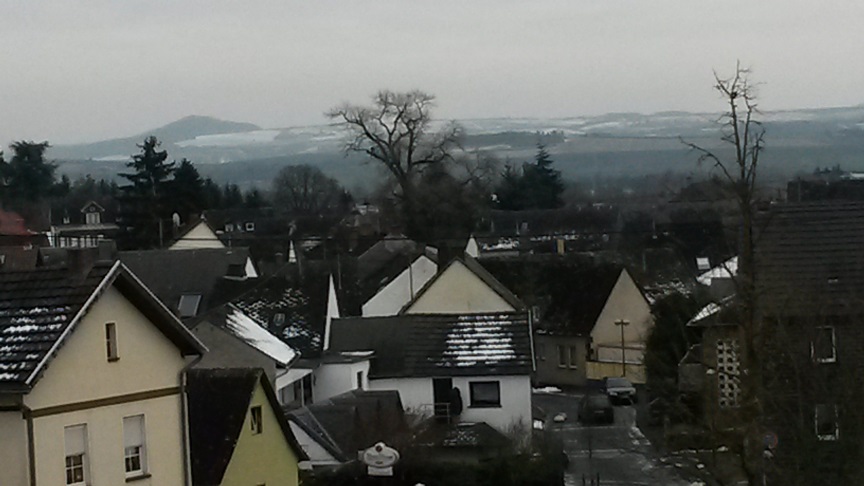 Тот городок под черной черепицей
