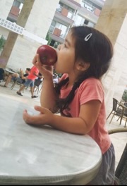 Между небом и землею радуга вдруг выросла...