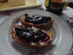 Вот мы с Оленькой едим бутерброды...