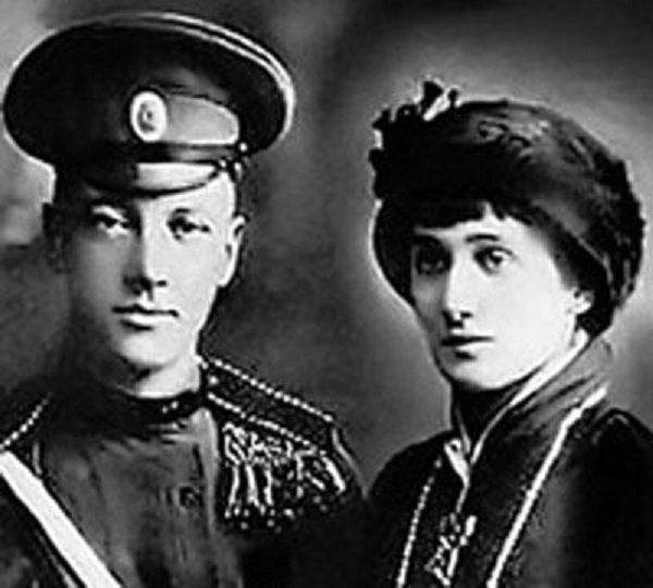 Ахматовой и Гумилеву