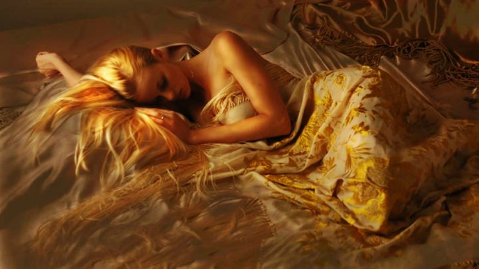 Красивые блондинка в постели
