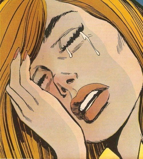 Наблюдаю за людьми и плачу