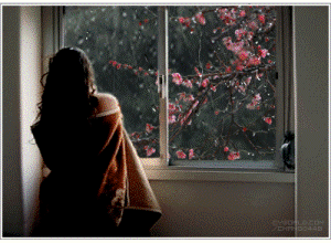 А по окнам стучался дождь