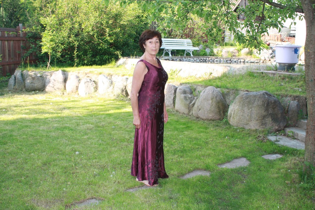 Расхвалили меня други, лет немало, но заслуги.. ес