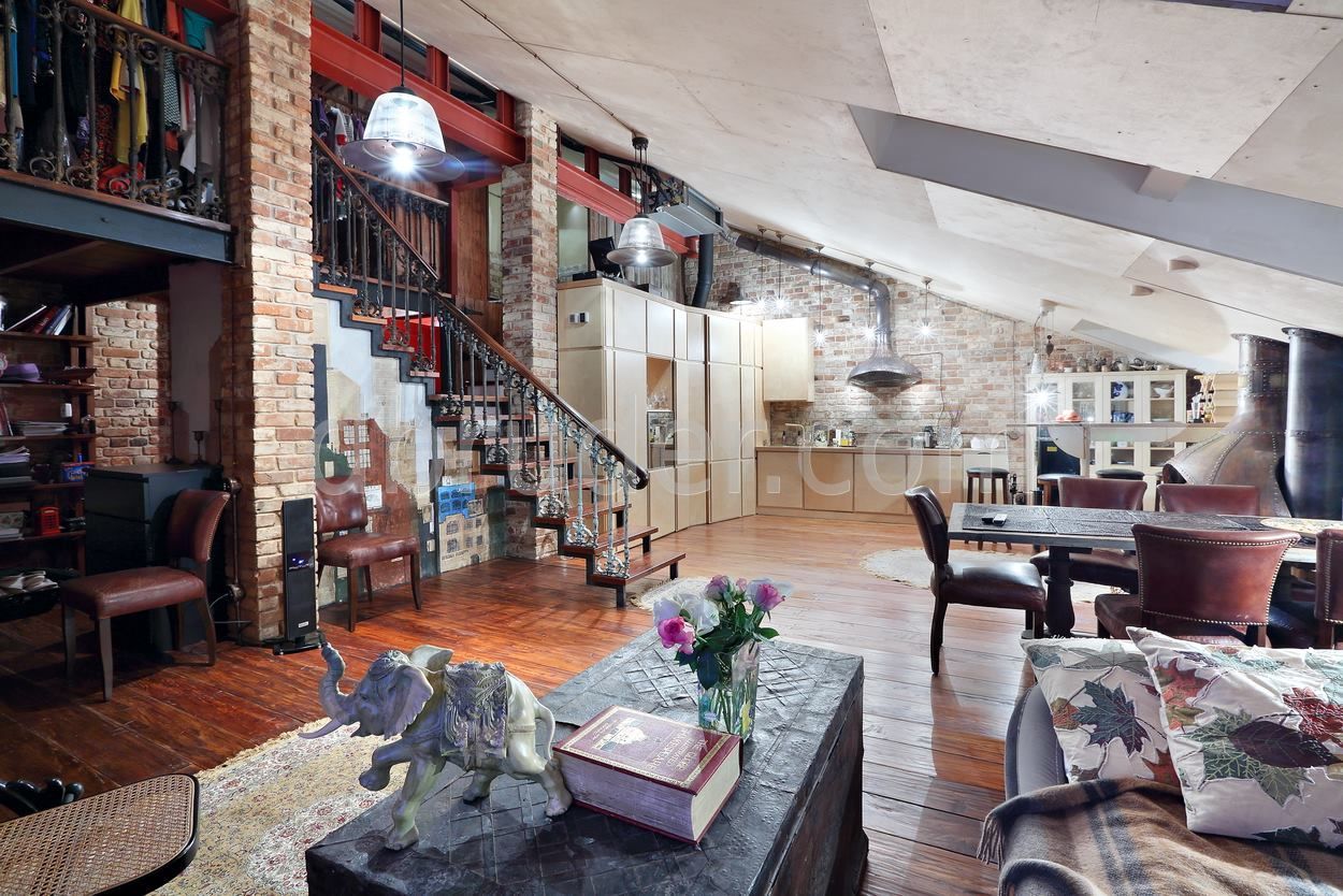 Рикардо бофилл архитектор. Архитектор рикардо бофилл завод. Лофт на заводе планировка. Лофт в производственном помещении. Дом в бывшем заводе.