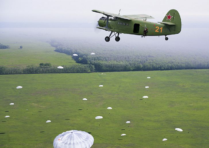 Самолет для парашютистов