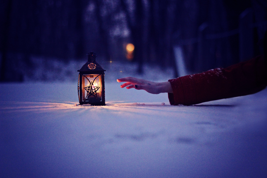 Рождество в одиночестве. Боке для новогодних фотосессий. Грустная музыка на новый год. В ожидании новогоднего чуда. Печальный новый год.