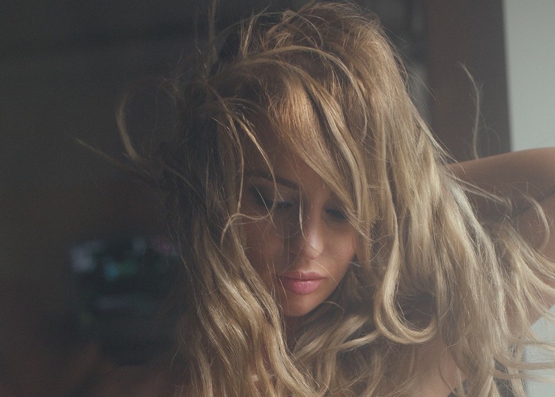 Ах, ночь любви! Минут в ней как же мало...