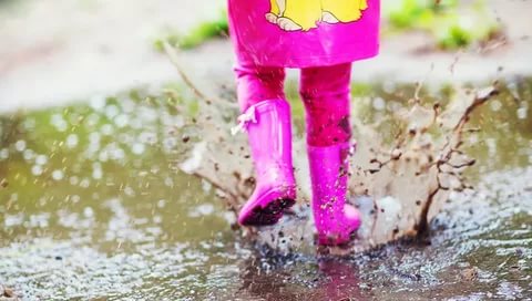 Розовые ножки в розовых сапожках