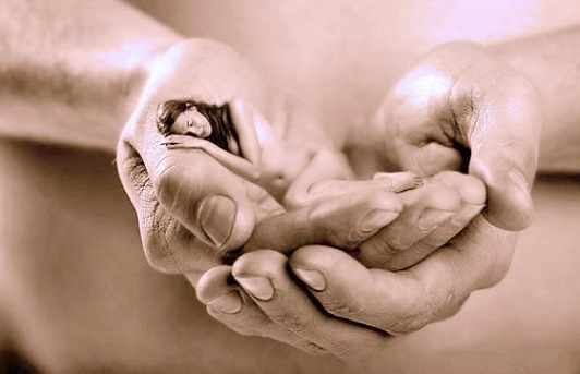 В твоих руках я словно таю...