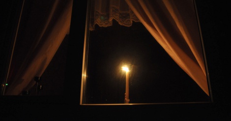 свет в окошке...