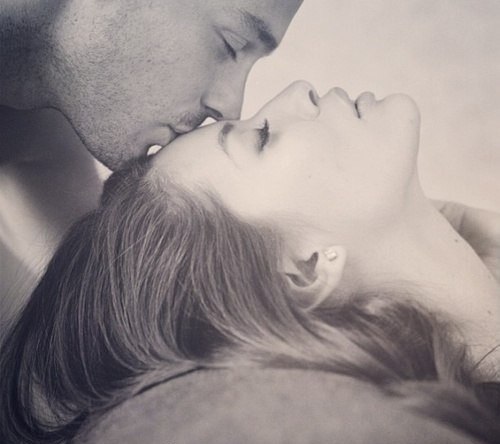 Как сладок поцелуй, дарованный тобой в рассвет!