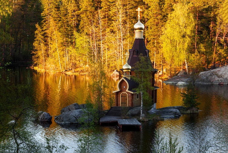 Пока ещё горит свеча...