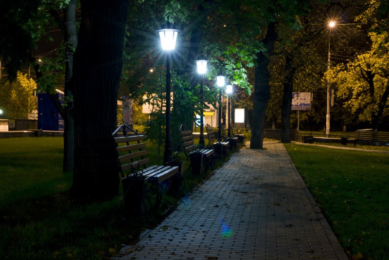 Мой город тих, безлюден, пуст