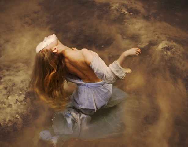 Податливой, желанной и безмолвной...