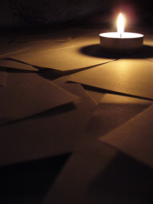 Когда свеча оплавилась в ночи...