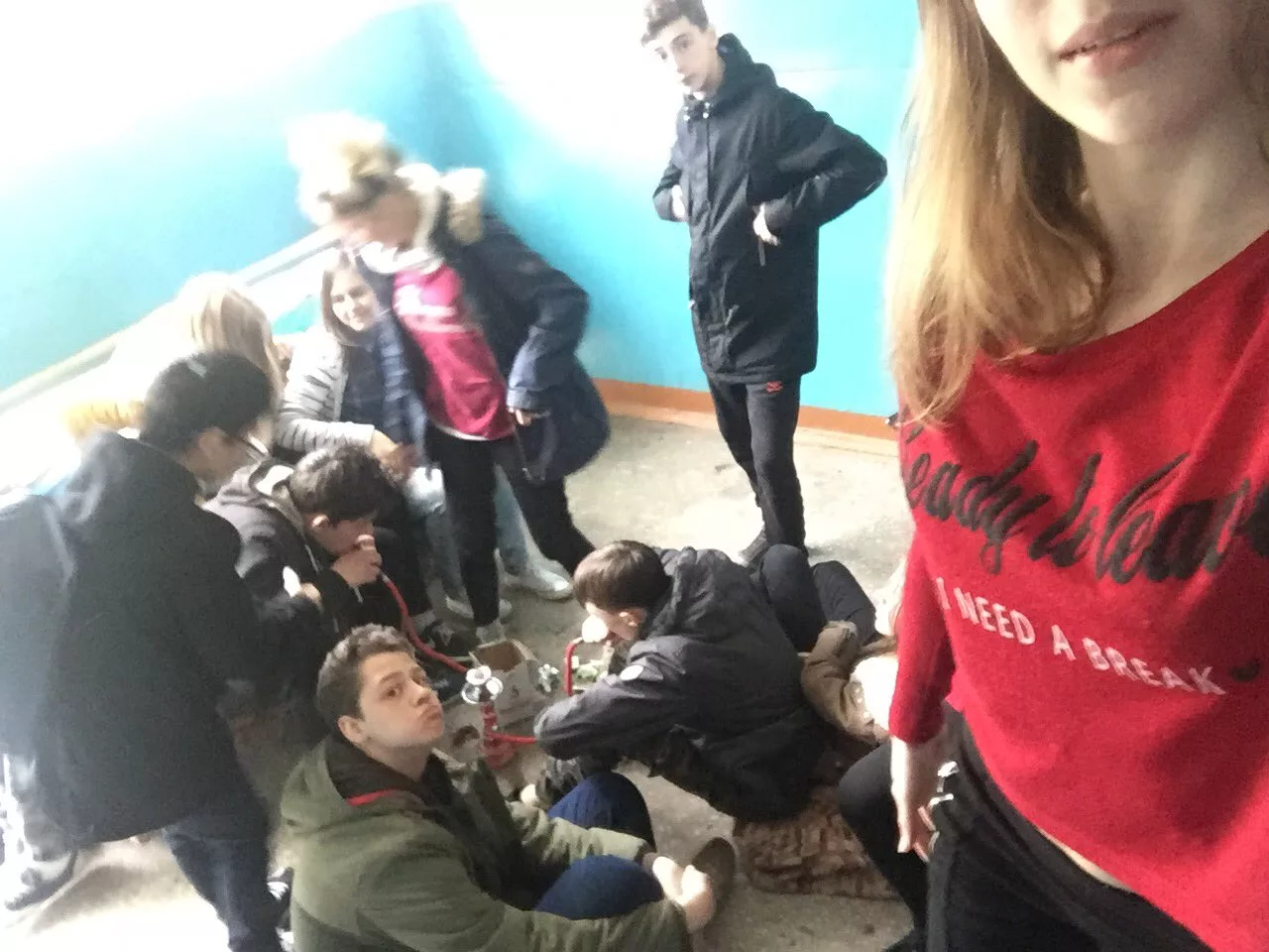 Подъездная тусня