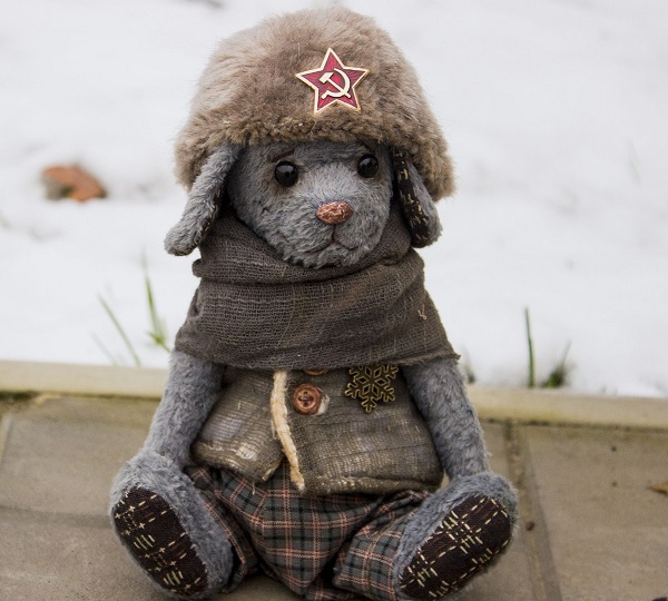 ещё двое держат... (Счастье Поэта) / Стихи.ру