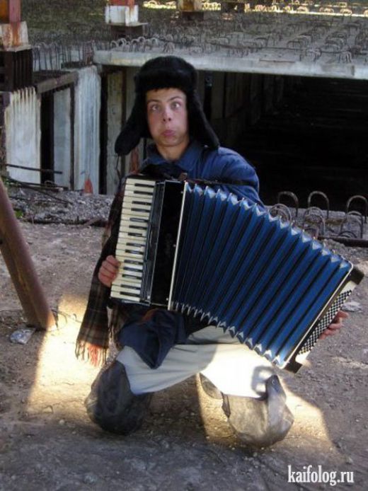 Три хлопка, ладонь в колено!