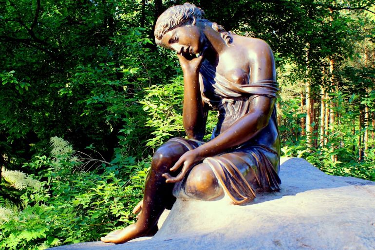 Муза из Царскосельского парка. ЭКС