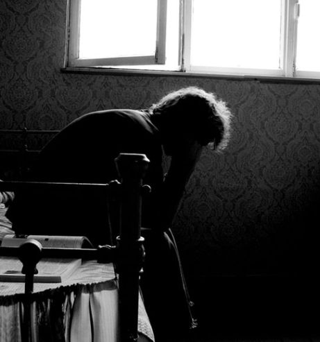 Прикурю ка сигару и боль утолю...