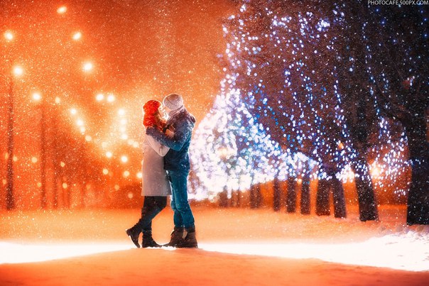 Банка с новогодними снежинками