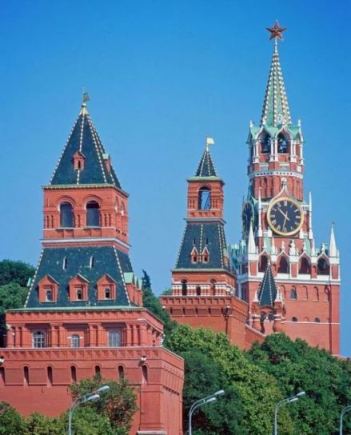 Прогулка у стен Кремля