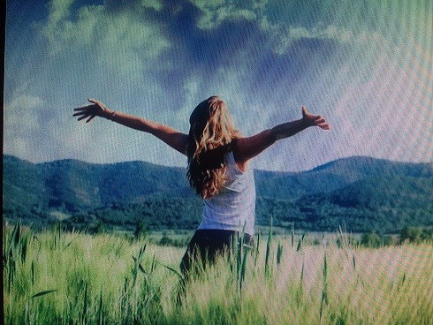 37. Земля свою вiсь покрутuла i знову весна прuлет