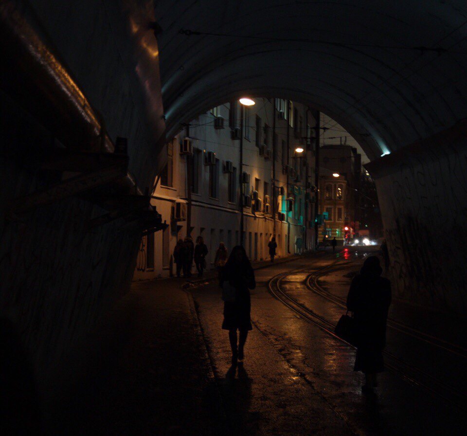 темной ночью...