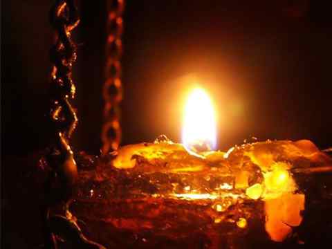 Лампада горела