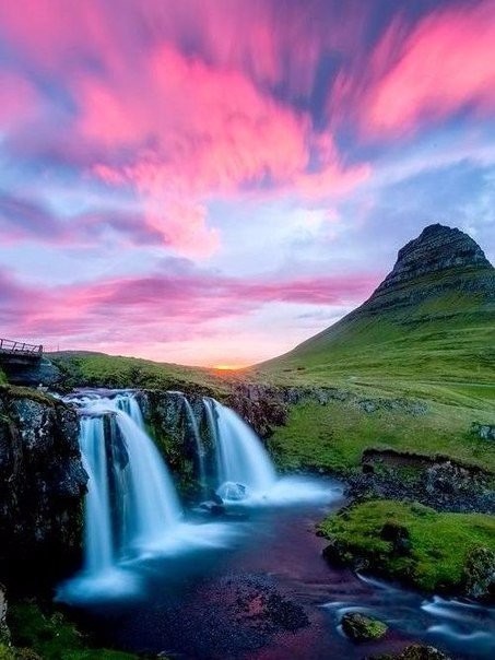 Жизнь кружится, восхищает