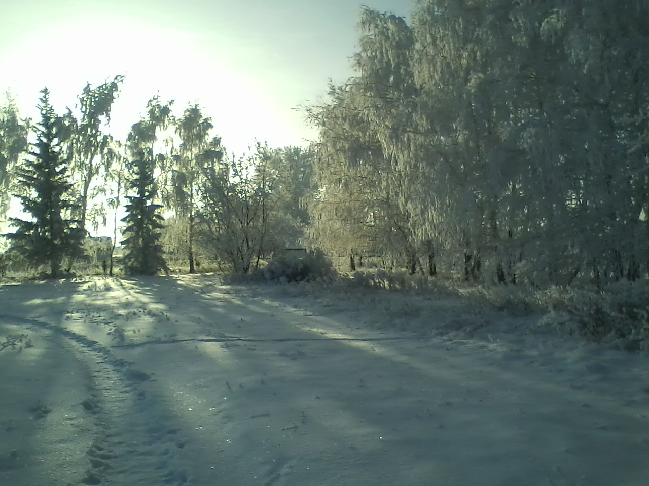 Роскошным рукодельем солнце...