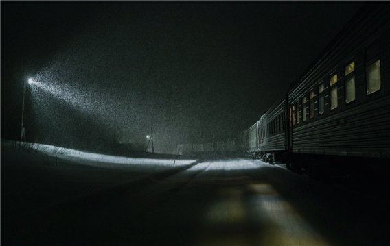 Свет фонарей исчезает в тумане...