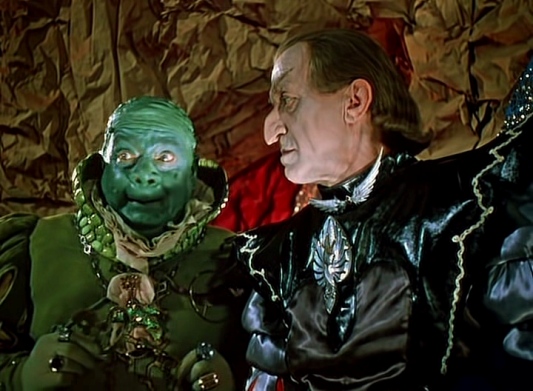 В королевстве кривых зеркал