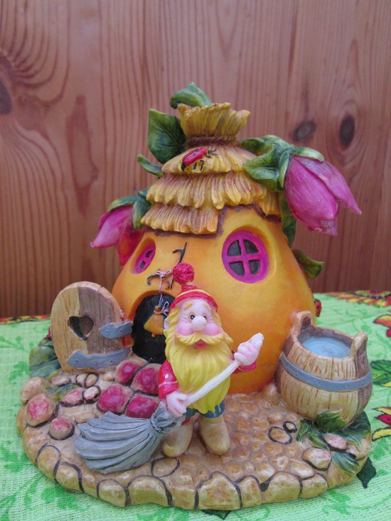 Домик гномика