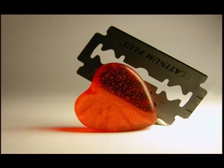 Чувствуешь? Больно...