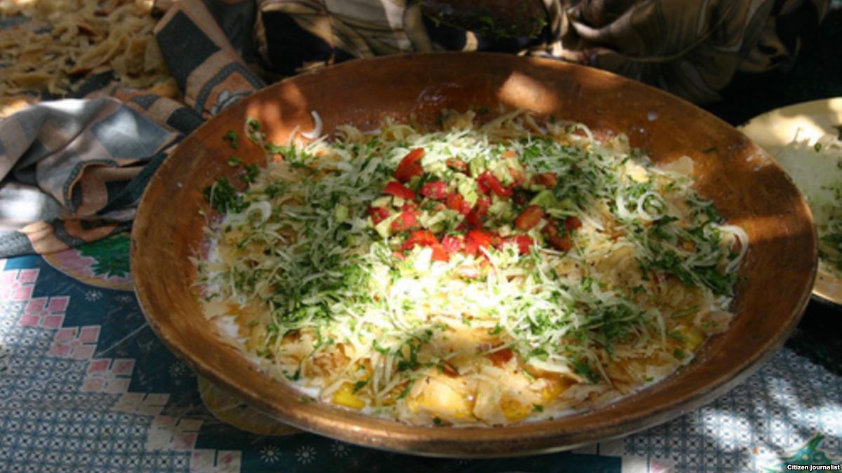 Таджикский курутоб. Таджикское блюдо курутоб. Табаки курутоб. Шакароб курутоб. Национальное блюдо Таджикистана курутоб.