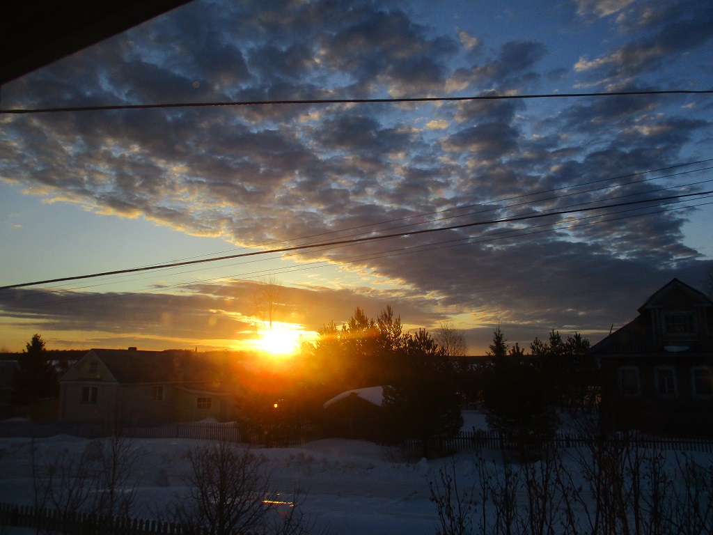 Плеснуло солнышком в рассвет...