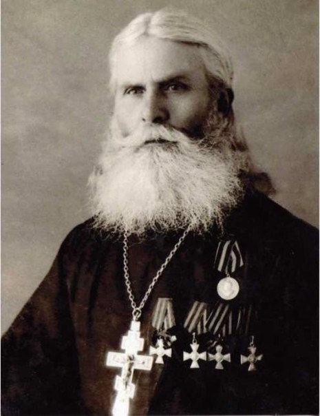 Подвиг о. Антония с крестом в руках