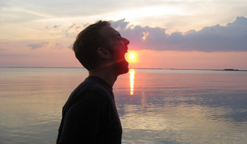 Мужчине, которого нет