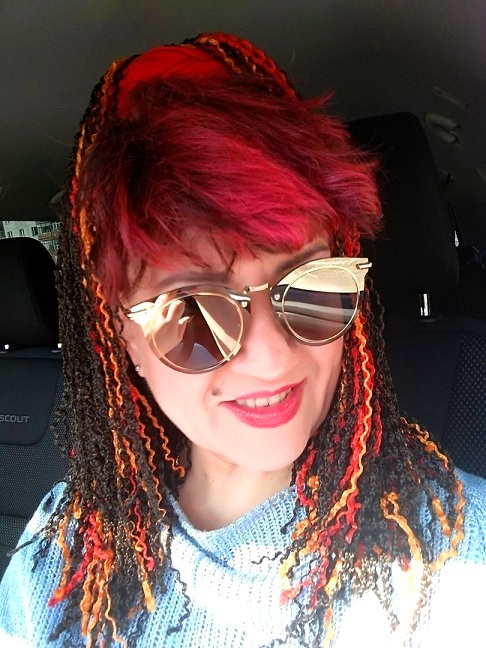 А я девочка с красными волосами!