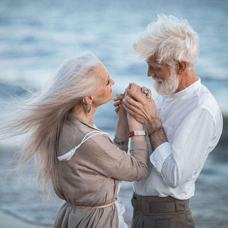 Ладонь к ладони, сердце к сердцу...