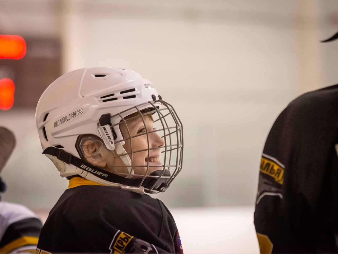 Хоккейные папы. Хоккейные пап. Кевин биекса хоккеист. Хоккейные папы. Хоккейные пап.