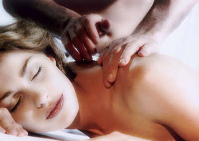 Приковала бы к себе