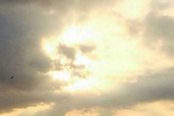 В облаках Божий лик просиял