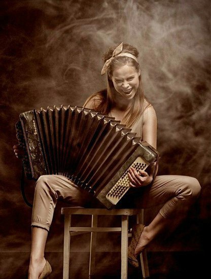 На дорожку - марш славянки!