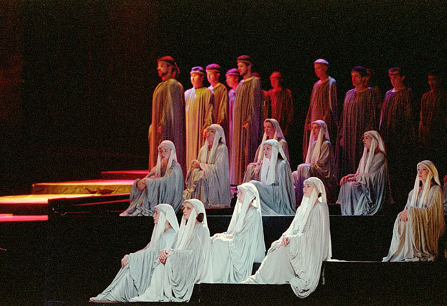 Служить искусству!