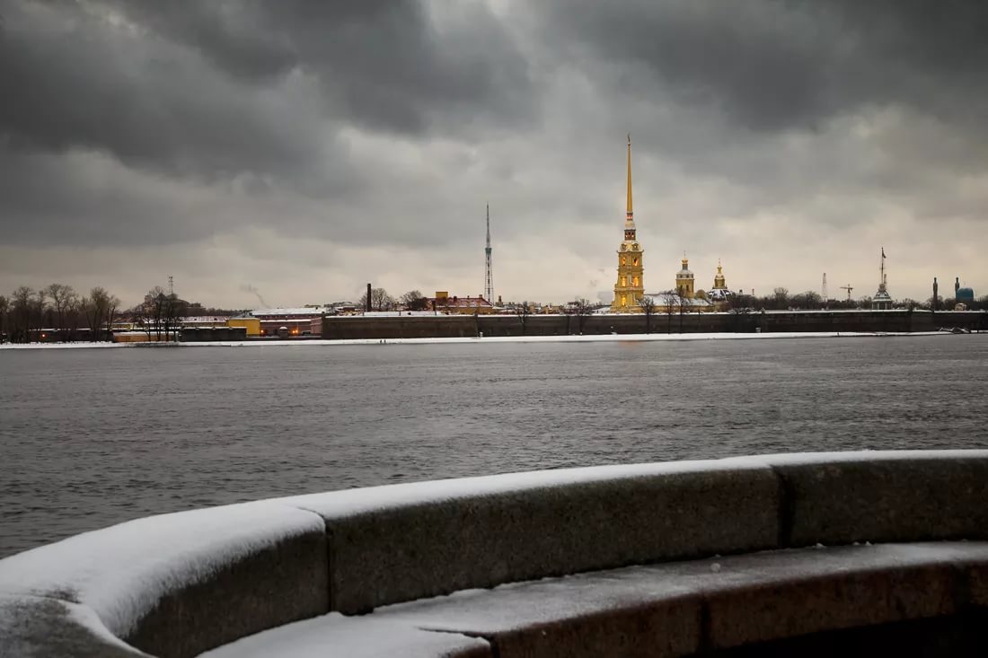 Питер Петропавловская крепость пасмурно